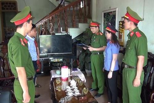 Bắt 'sếp' quỹ tín dụng nhân dân lập hồ sơ khống, rút hơn 22 tỉ đồng