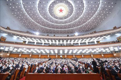 Trung Quốc bỏ qua mục tiêu GDP, cam kết chi tiêu cao hơn