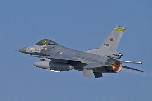 F-16 Thổ Nhĩ Kỳ đánh chặn Tu-22M3 Nga ngay ngoài khơi Crimea