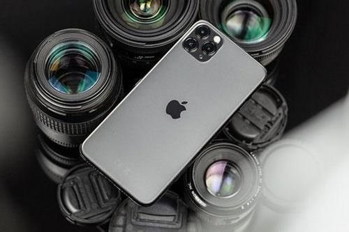 Loạt smartphone xách tay giảm nửa giá sau một năm về Việt Nam