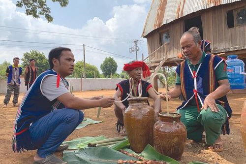 'Cầu cho mưa thuận gió hòa'