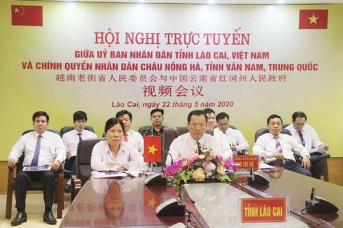 Hội nghị trực tuyến giữa UBND tỉnh Lào Cai và Chính quyền Nhân dân châu Hồng Hà, tỉnh Vân Nam (Trung Quốc)