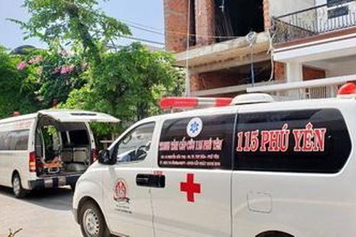 Sập giàn giáo công trình xây dựng, 4 người bị thương