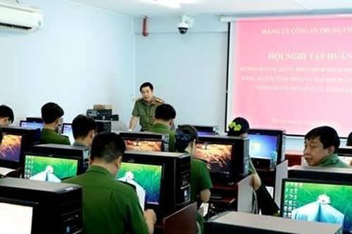 Tập huấn phần mềm kiểm phiếu bầu cử
