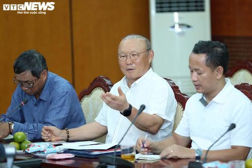 Bộ trưởng Nguyễn Ngọc Thiện: Bóng đá hãy thiết lập trạng thái bình thường mới