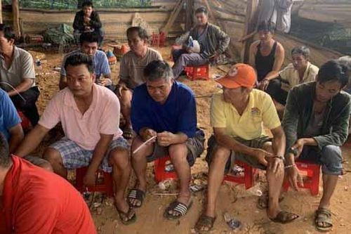 19 người đá gà ăn tiền trong rẫy cà phê bị tạm giữ