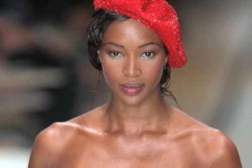 Siêu mẫu Naomi Campbell đăng ảnh mới vào nghề nhân sinh nhật tuổi 50