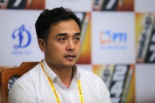 HLV Đức Thắng: 'Mọi chuyện khó khăn khi không mượn được cầu thủ HAGL'