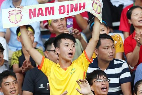 Ai mặn mà đá Cúp?