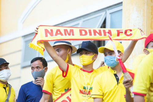 CĐV Nam Định hào hứng với trận đấu 'đông nhất thế giới'