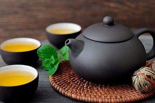Giật mình với những tác hại đáng sợ khi chúng ta uống quá nhiều trà