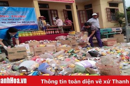 Đổi rác thải tái chế lấy quà