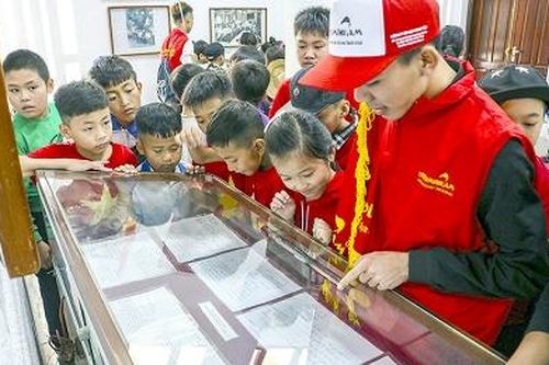 Bảo tồn hiện vật lịch sử - Dân ta phải biết sử ta