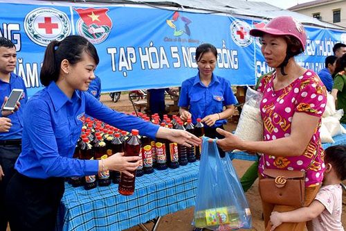 Huyện đoàn Chiêm Hóa tổ chức chương trình 'Tạp hóa 5 nghìn đồng'