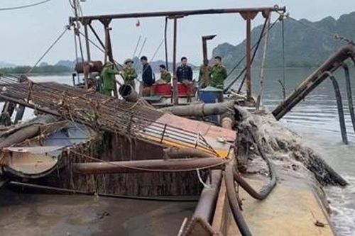 Khởi tố, bắt giam đối tượng khai thác cát trái phép