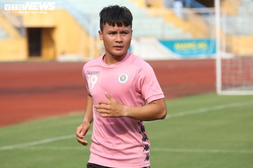 Huấn luyện viên Hà Nội FC không bình chọn Quả bóng Vàng cho Quang Hải