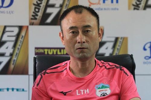Thua Nam Định, HLV HAGL đổ tại thời tiết và mặt sân