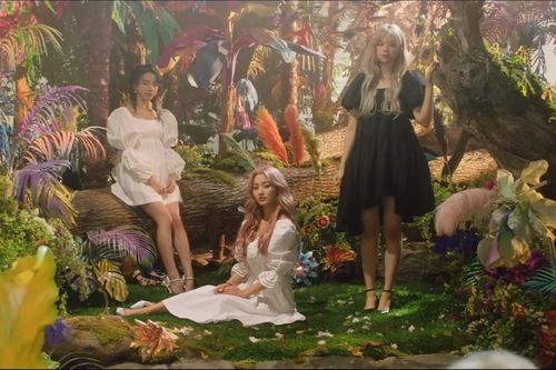 Debut được 5 năm, chưa bao giờ TWICE xinh đẹp ngất ngây như lần tái xuất này