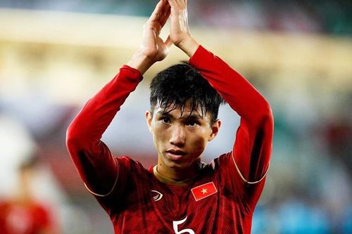 Đoàn Văn Hậu sánh ngang ngôi sao châu Á của Premier League