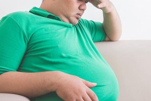 Đau tức bụng, đi khám phát hiện khối u to như quả dưa hấu