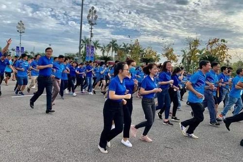 Hơn 1.000 người tham gia Ngày chạy Olympic vì sức khỏe toàn dân năm 2020