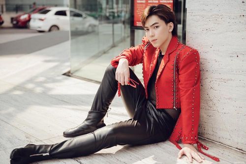 Hot boy đa tài Long Hoàng - 'nam thần' triển vọng của V-biz