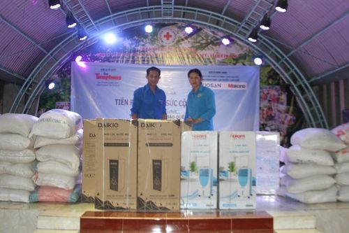 'Tiền Phong tiếp sức cộng đồng'