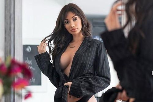 Mỹ nhân 'Too Hot to Handle' phô vòng một căng đầy với mốt 'không nội y'