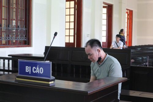 Gã thợ hồ rút tiền bán lợn của vợ để buôn… 'hàng trắng'