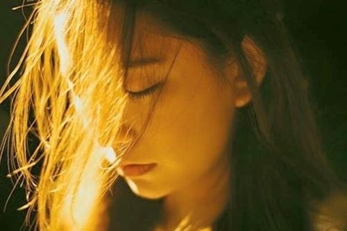 3 hành động khiến phụ nữ trở nên 'rẻ tiền', dễ bị người khác khinh thường ra mặt