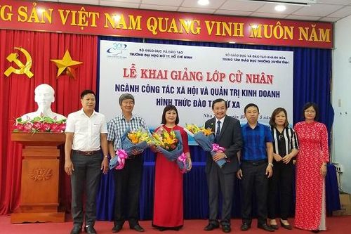 Khai giảng lớp đại học từ xa ngành công tác xã hội và quản trị kinh doanh