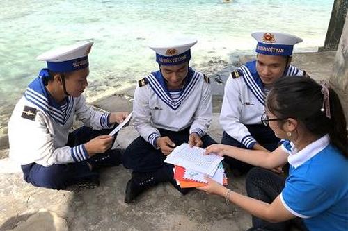 Những bức thư vượt sóng