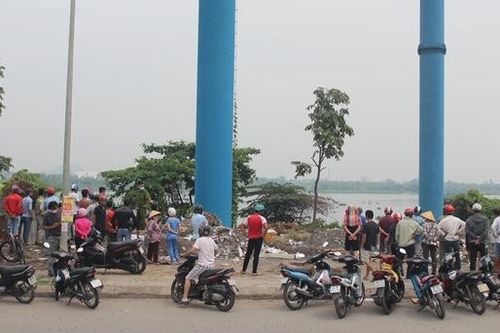 Phát hiện 2 người chết trong tư thế treo cổ