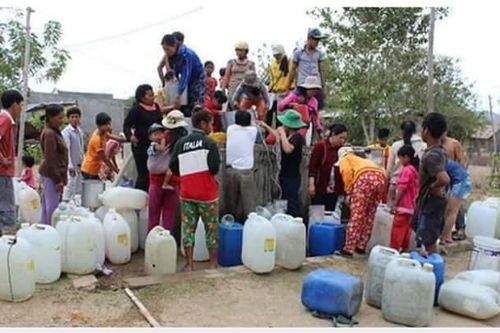 Nắng hạn hoành hành, người dân ở 'chảo lửa' Ninh Thuận loay hoay tìm nước uống