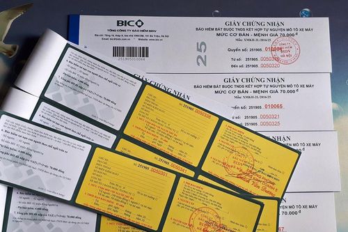 Mua bảo hiểm xe máy dễ hơn mua rau, vì sao chẳng mấy người mặn mà?