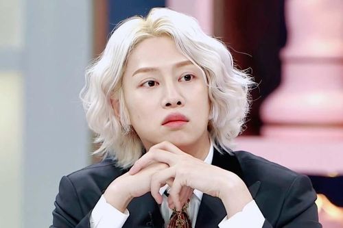 Kim Hee Chul tức giận khi nói về thị phi trong quá khứ