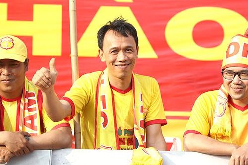 Phấn khích cùng Cup quốc gia