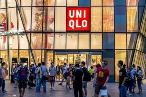 Uniqlo tham gia sản xuất khẩu trang vì thị trường nội địa khan hiếm