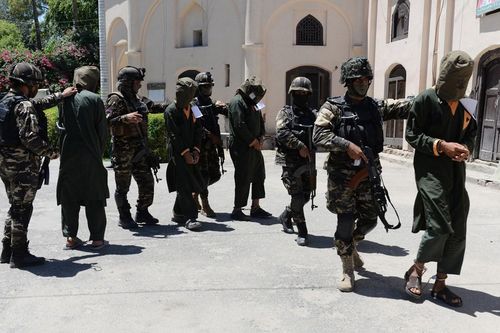 Afghanistan phóng thích 100 tù nhân Taliban