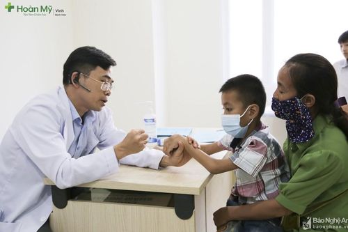 Hơn 2.000 trẻ em khuyết tật được phẫu thuật nhân đạo tại Bệnh viện Quốc tế Vinh