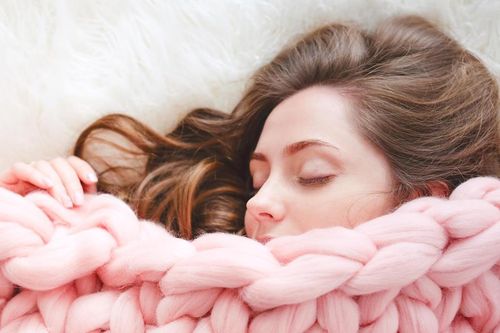 Lý giải nguyên nhân khiến con người khó thức giấc vào sáng mùa Đông