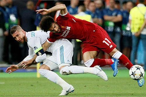 Cựu sao Liverpool loại Ronaldo, chọn Messi và 'đồ tể' Ramos vào đội hình mơ ước