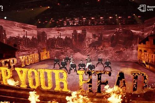 TVXQ chứng tỏ sức hút mãnh liệt theo năm tháng trong concert online 'Beyond The T'