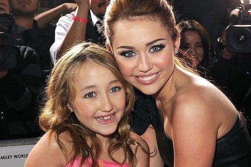 Noah Cyrus - nữ ca sĩ 10 năm chịu tổn thương vì là em gái Miley