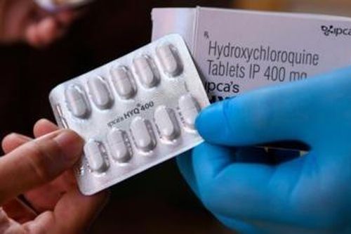 WHO đình chỉ thử nghiệm thuốc chữa sốt rét trị COVID-19