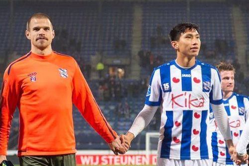 Khủng hoảng do Covid-19, Chủ tịch Heerenveen ca ngợi cử chỉ đẹp của Văn Hậu và đồng đội