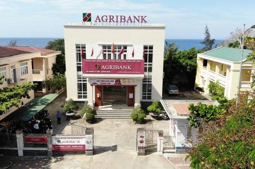 Agribank Lý Sơn (Quảng Ngãi) tiếp sức ngư dân bám biển