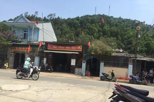 Đi lấy mật ong, nguyên cán bộ xã trượt chân xuống vách núi tử vong