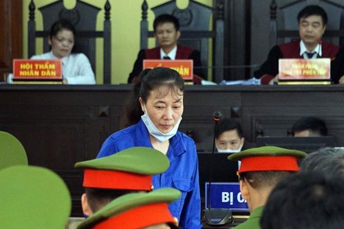 Xét xử gian lận điểm thi ở Sơn La: 'Nếu không sửa bài, nâng điểm sẽ không tồn tại được'