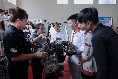 Tọa đàm trực tuyến: 'Du học tại chỗ với giáo dục nghề nghiệp'